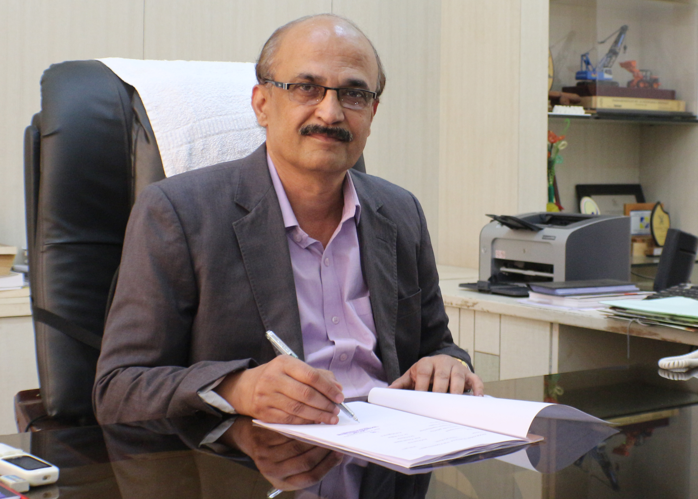 DR.S.B.VANAKUDRE